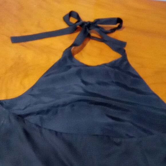 Theory halter top / blouse. 100% viscose. Lining 100% silk size Small - Picture 4 of 4